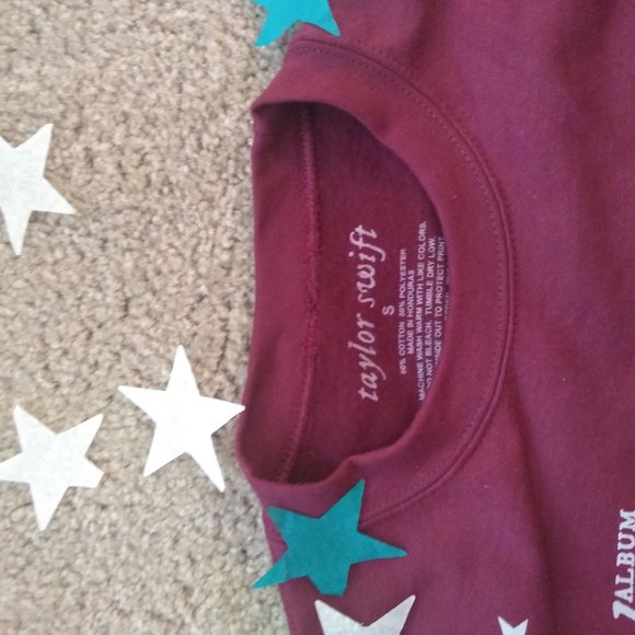 Taylor Swift Folklore Sweatshirt stars around my - Picture 3 of 7